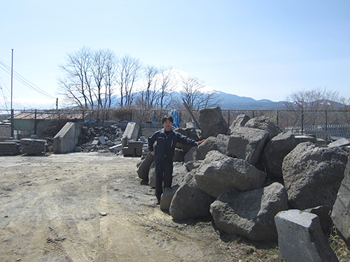 富士山溶岩石原石置き場